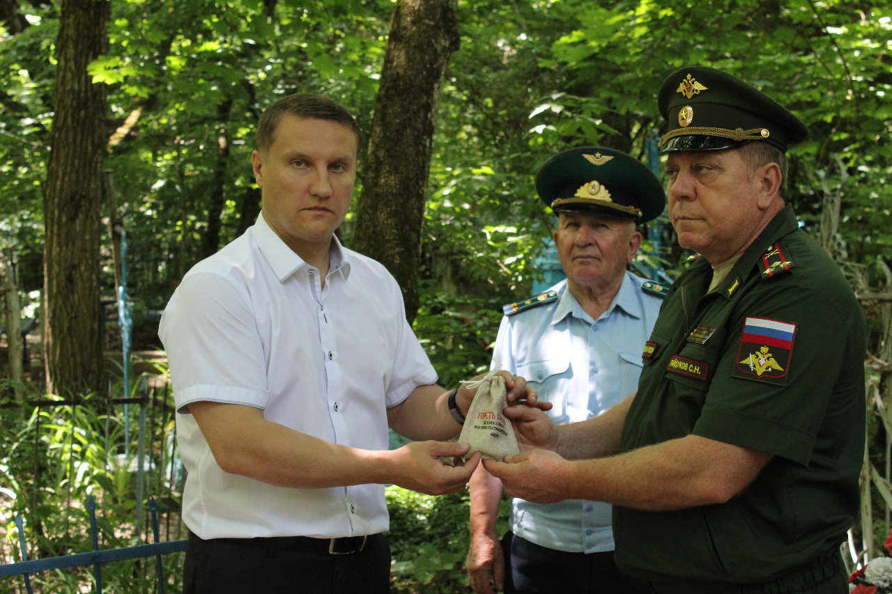 Лучшие школы и преподавателей ОБЖ Ставрополя наградили за военно-патриотическую работу с детьми 