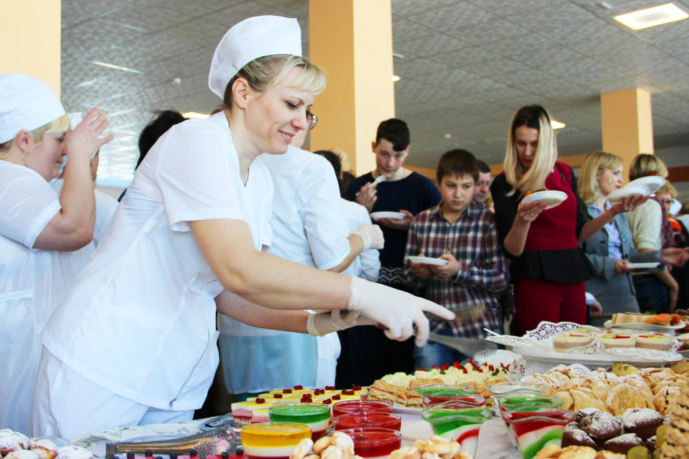 Повар в школьной столовой картинки