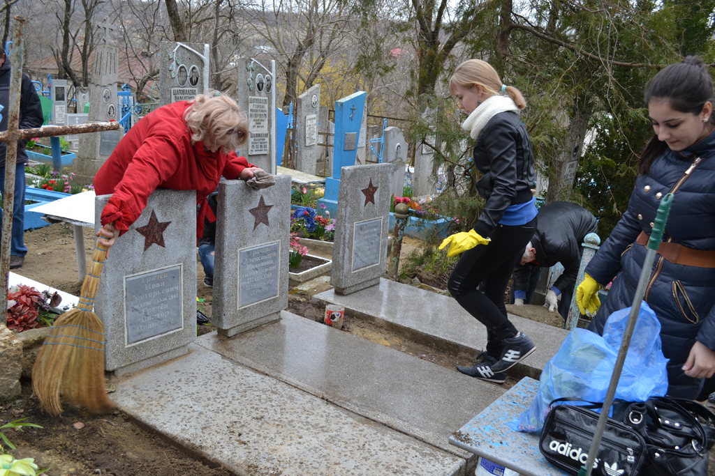 Когда можно на кладбище перед пасхой 2024. Кладбище Ставрополь. Новое кладбище Ставрополь. Пасха на кладбище. Кладбище города Ставрополя.